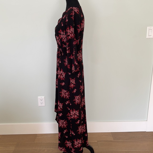 Beautiful long wrap dress - Picture 4 of 10